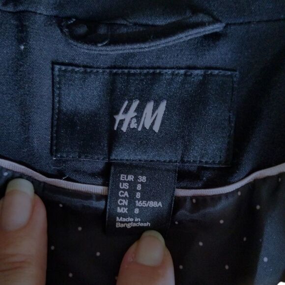 H&M Black Soft Blazer Jacket with Tulip Hem - Picture 12 of 13